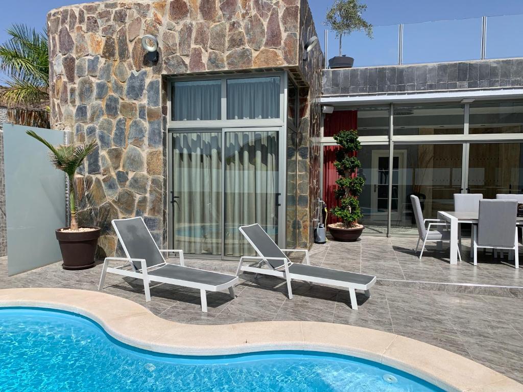 Bazén v ubytování Villas Opal Anfi Tauro nebo v jeho okolí
