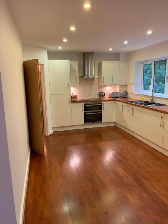 Stunning large 3 bedroom Penthouse Apartment, Reading, Marea Britanie