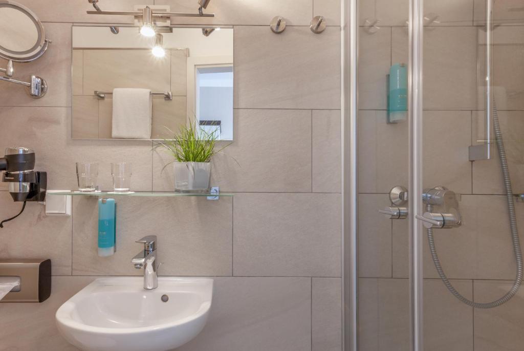 Hotel Strandschlösschen - Standard Twin Room