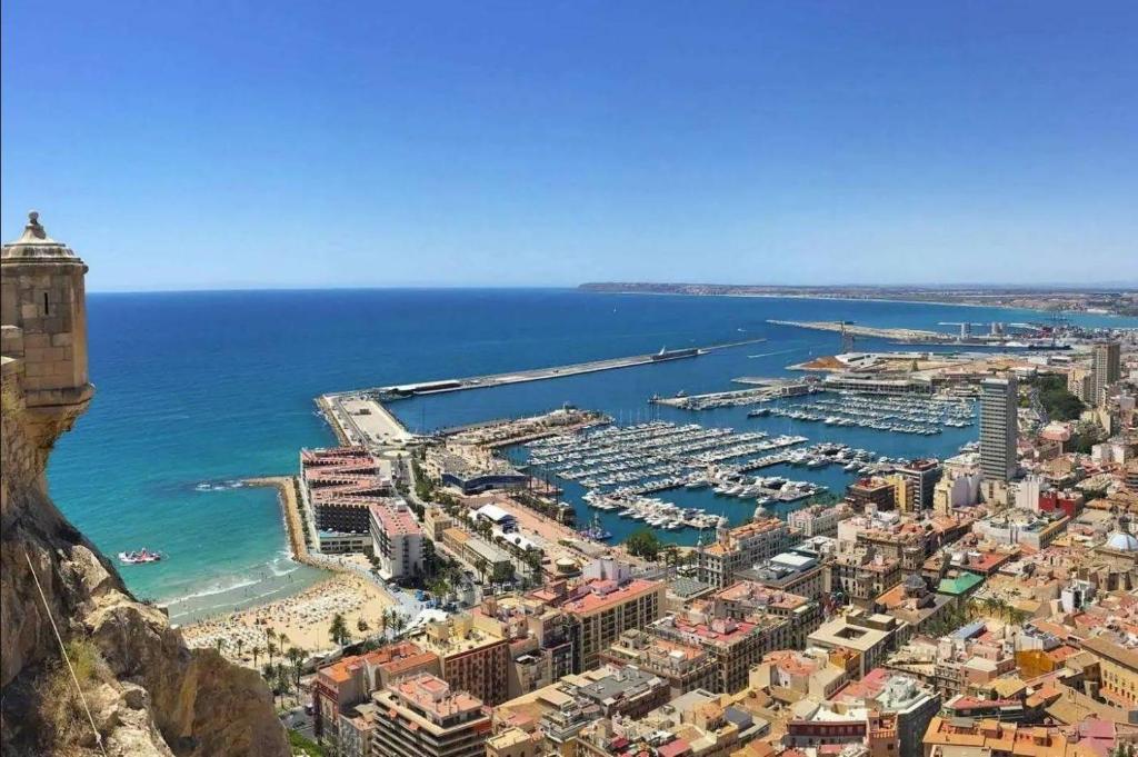 Apartamento céntrico a 5 minutos de la playa, Alicante ...