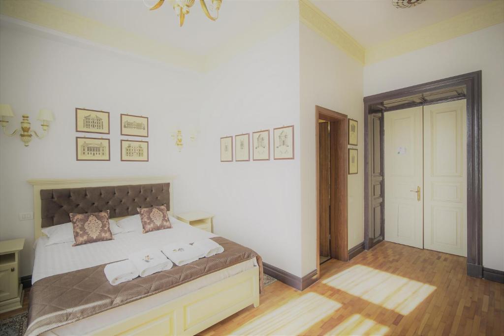 La Curtea Domneasca - Habitación Doble Con Baño Privado