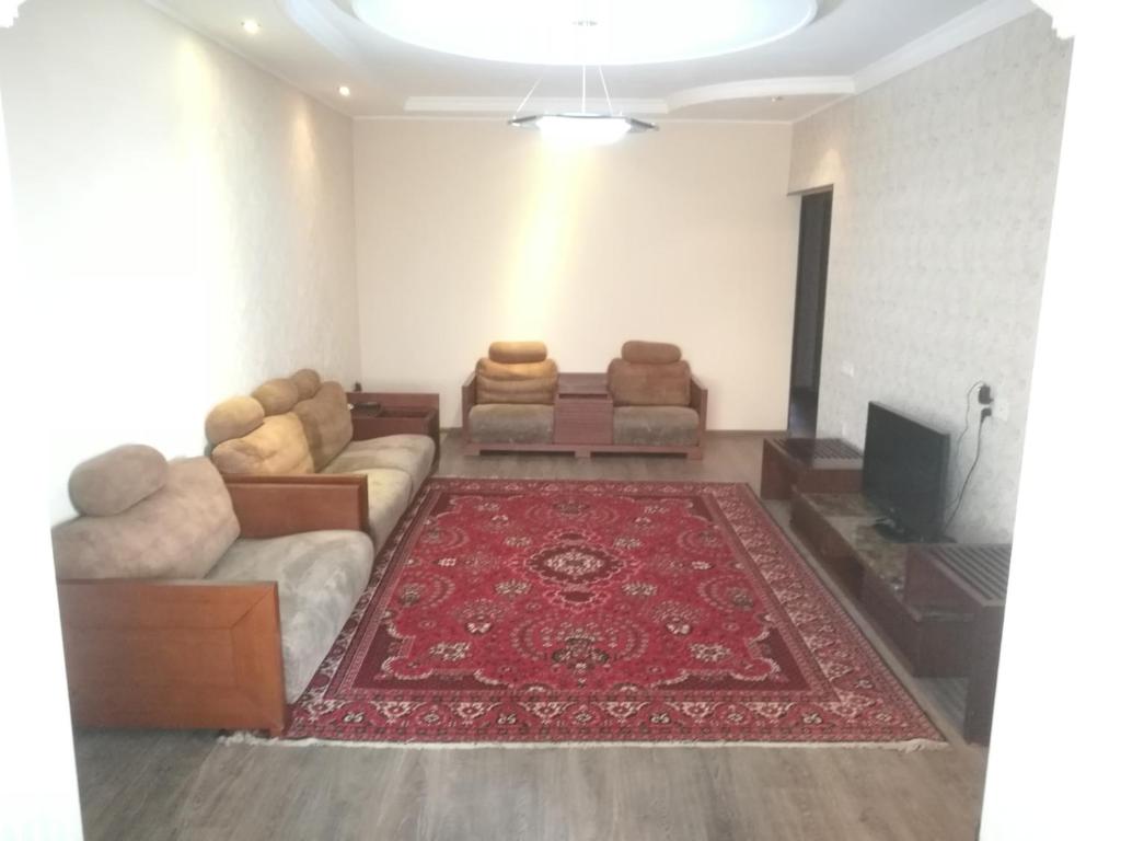 Apartment 2 bed room in the Center Апартамент 3-х комнатная в центре - Housity