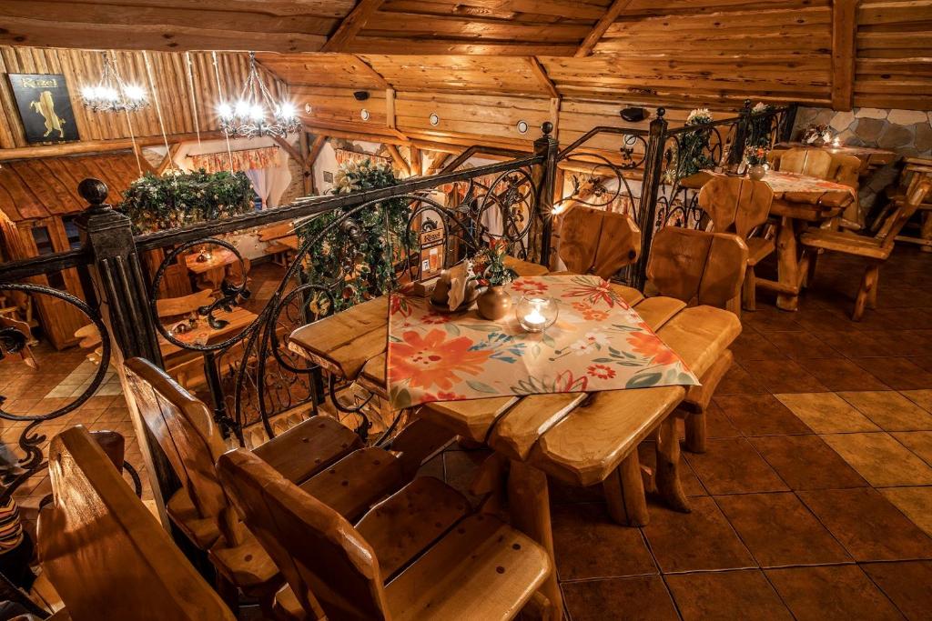 Restaurace v ubytování Zajazd Chata Staropolska