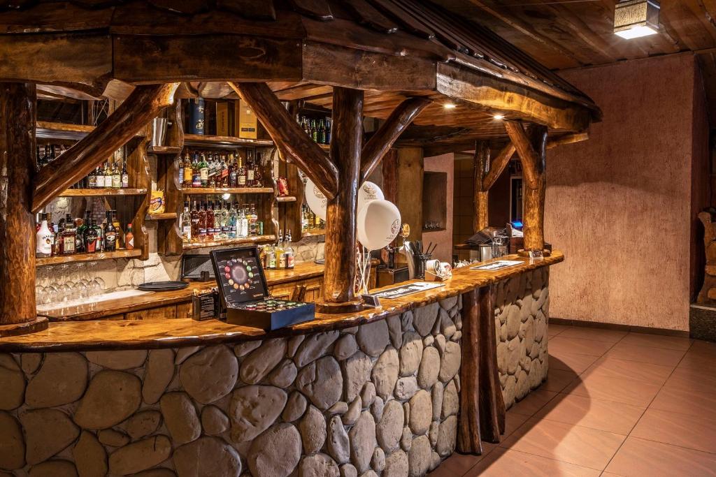 Lounge nebo bar v ubytování Zajazd Chata Staropolska