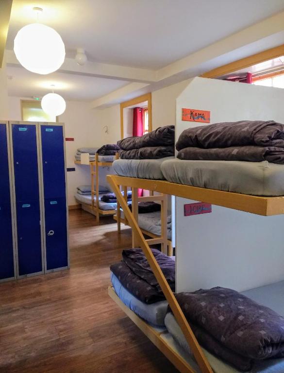 Letto o letti a castello in una camera di High Street Hostel - Adults Only