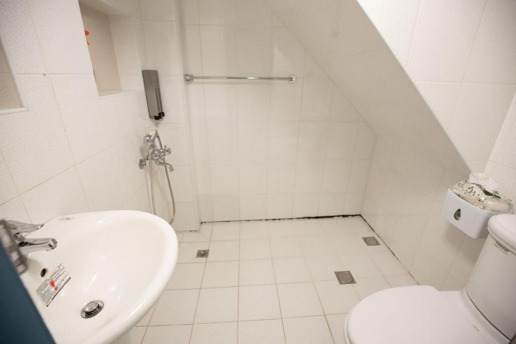 Koupelna v ubytování YouI98 Guesthouse一層一戶大坪數套房#本國旅客須先匯款
