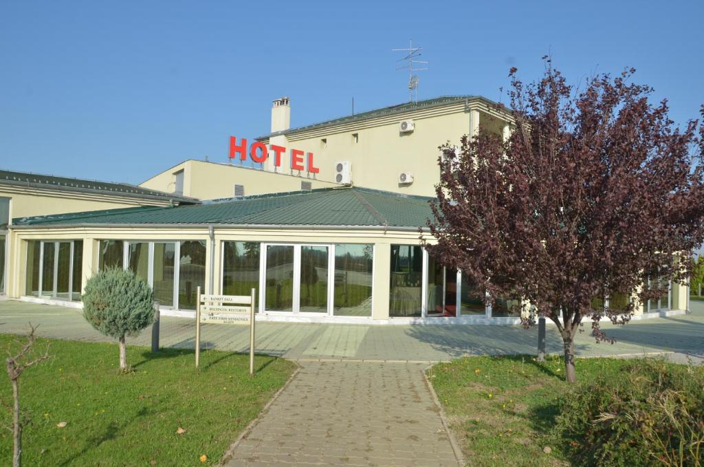 Budova, v ktorej sa hotel nachádza