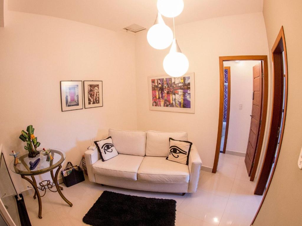  Mansão Luxuosa com Sete Quartos à Poucos Metros da Praia de Geribá