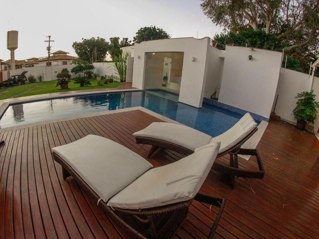  Mansão Luxuosa com Sete Quartos à Poucos Metros da Praia de Geribá