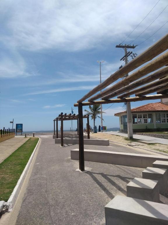  Excelente casa a 40 metros da Praia e 100 m do Shopping Peró ! Wi-fi + SKY TV