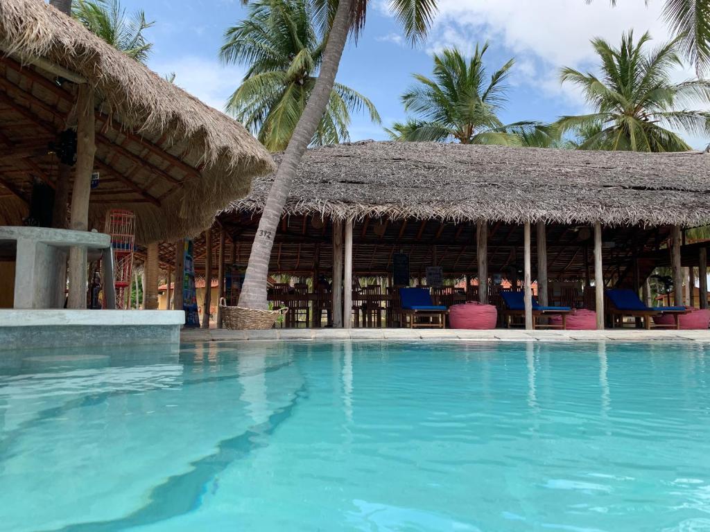 Bazén v ubytování Kitelantis Tent Resort nebo v jeho okolí