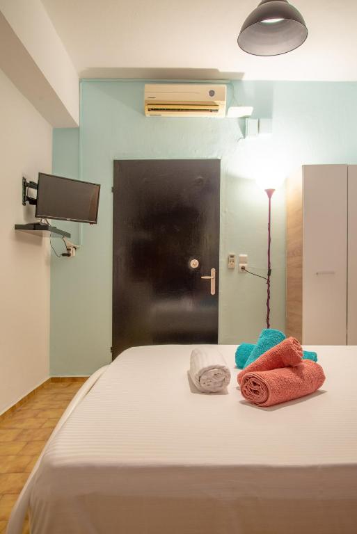 TV a/nebo společenská místnost v ubytování Cozy Studio near Downtown
