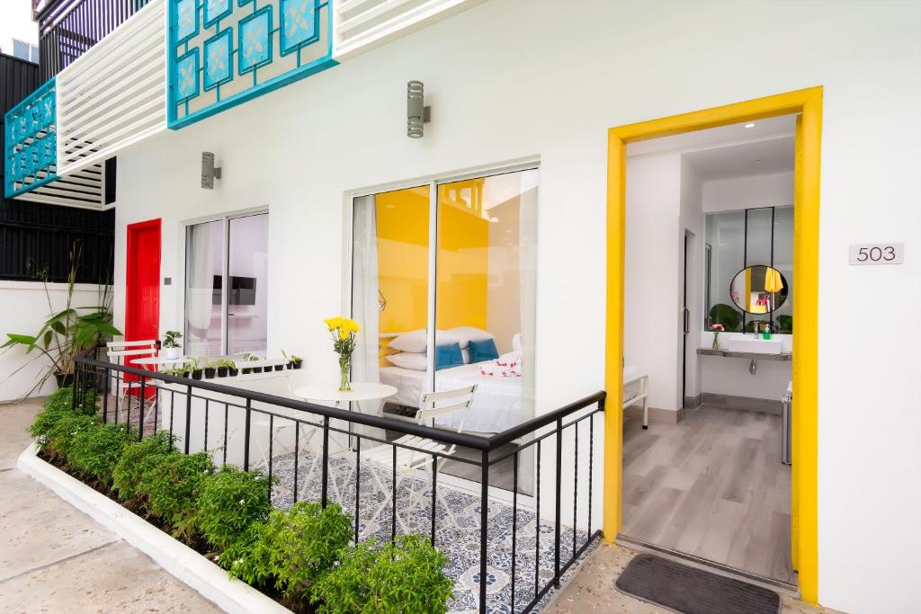 Balkón nebo terasa v ubytování Glow Inn Siem Reap
