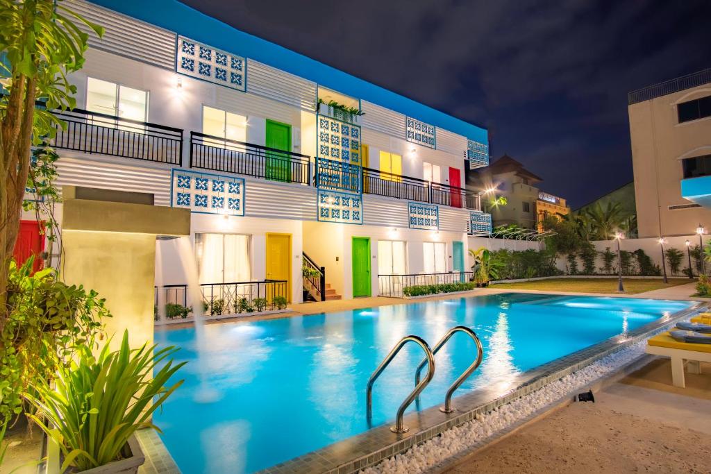 Bazén v ubytování Glow Inn Siem Reap nebo v jeho okolí