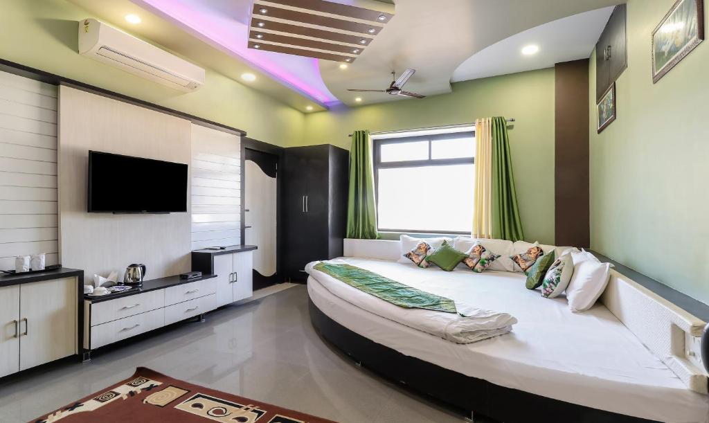 Treebo Trend Raj Garden With Mountain View Pushkar