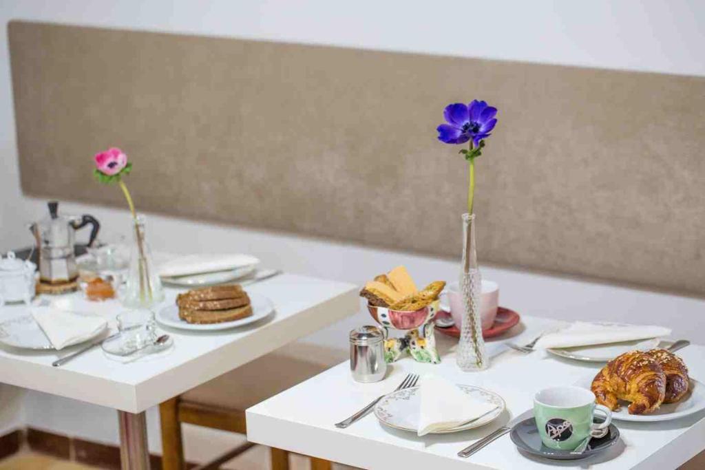 Jedlo v ubytovaní bed & breakfast alebo blízkom okolí