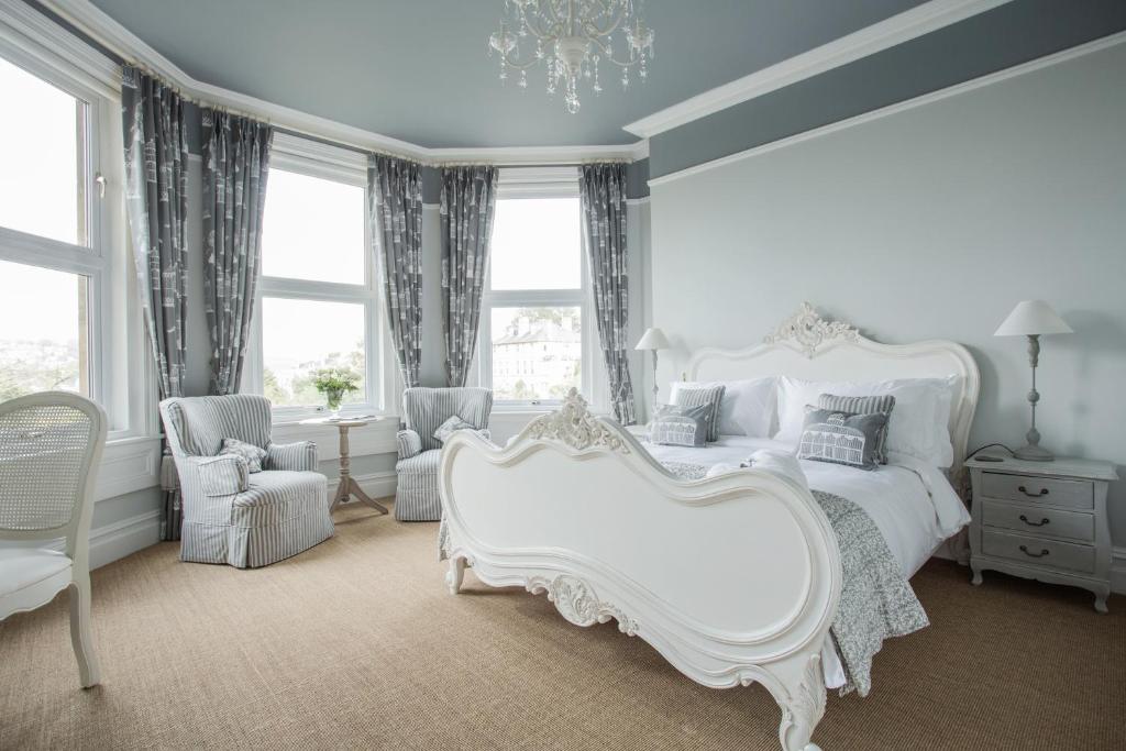 Grays Boutique B&B - Deluxe French King Room
