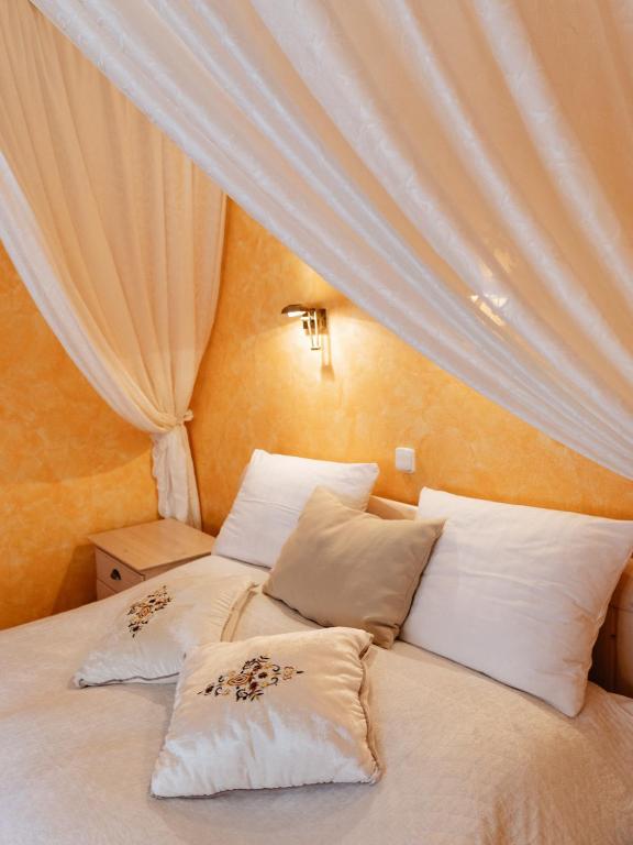 Boutique Hotel Romantick - Chambre Double Avec Lit D'Appoint