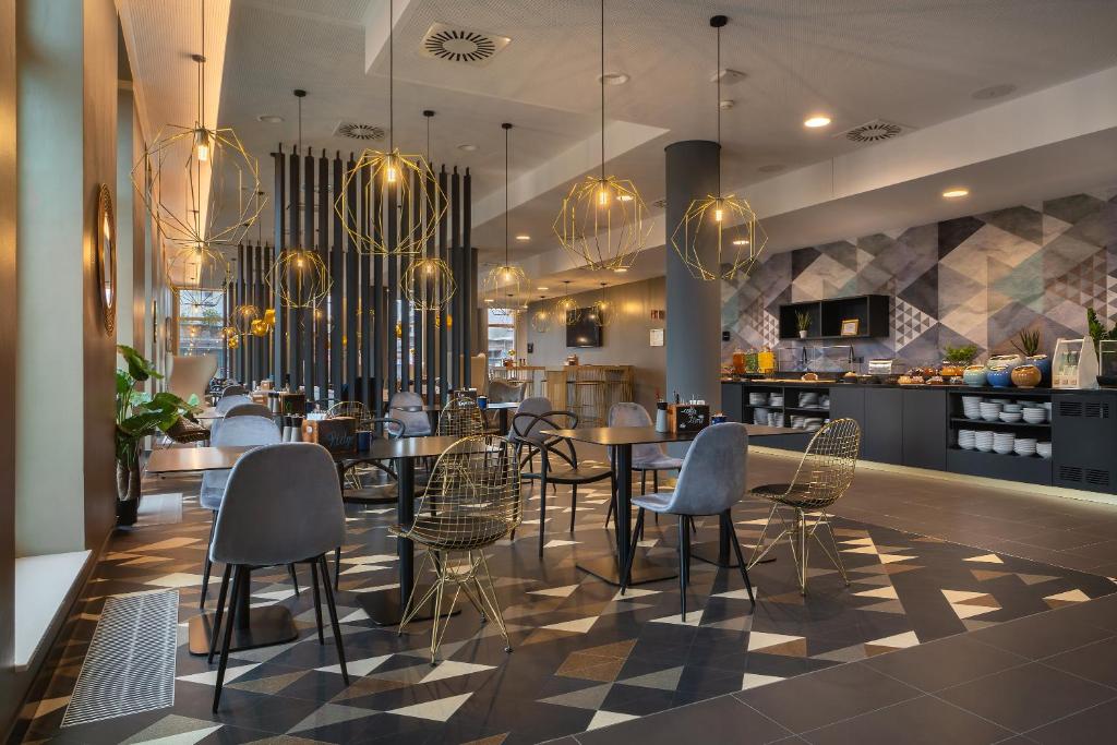 Restaurace v ubytování Holiday Inn - the niu, Ridge Halle Central Station by IHG