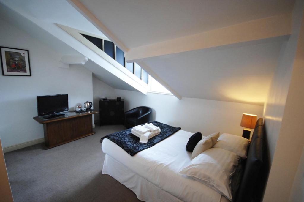 Rowntree Lodge - Small Double Room