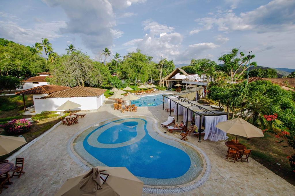 Bazén v ubytování La Ardilla de Santa Fe by Bernalo Hotels nebo v jeho okolí