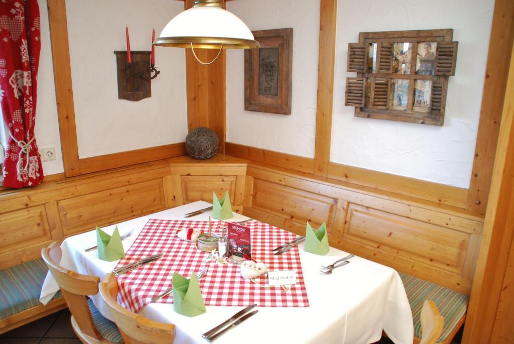 Fotografie z fotogalerie ubytování Traditions-Gasthaus Bayrischer Hof v destinaci Leutkirch im Allgäu