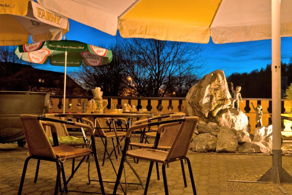 Patio nebo venkovní prostory v ubytování Traditions-Gasthaus Bayrischer Hof