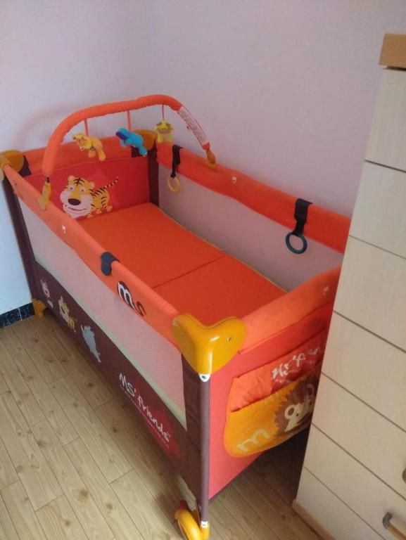Łóżko lub łóżka w pokoju w obiekcie Apartamento Callejon del Beso