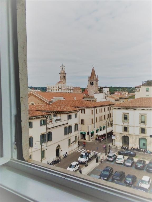 Nespecifikovaný výhled na destinaci Verona nebo výhled na město při pohledu z penzionu