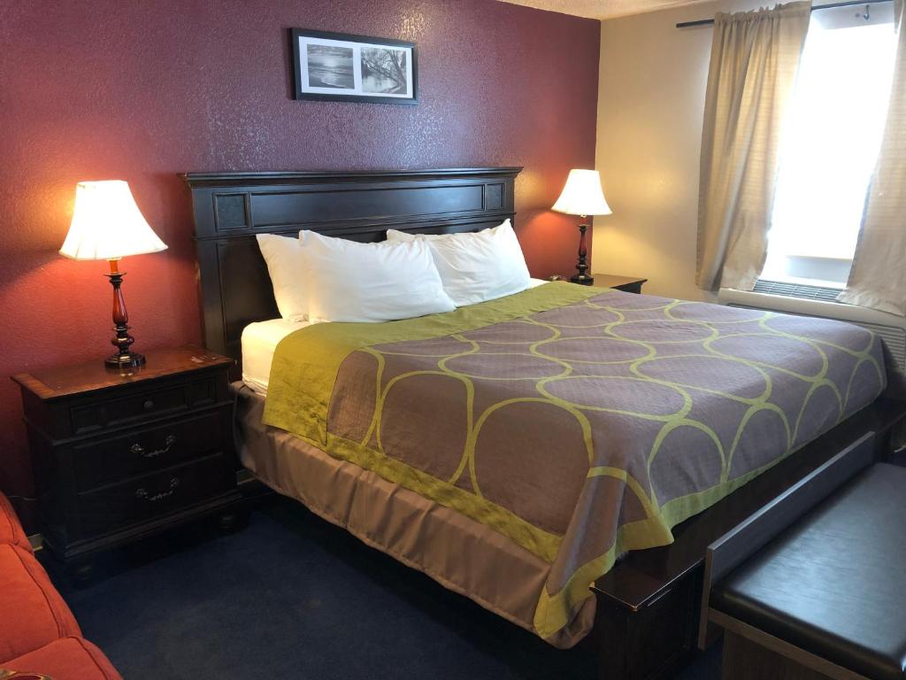 Postel nebo postele na pokoji v ubytování Super 8 by Wyndham Winnemucca NV