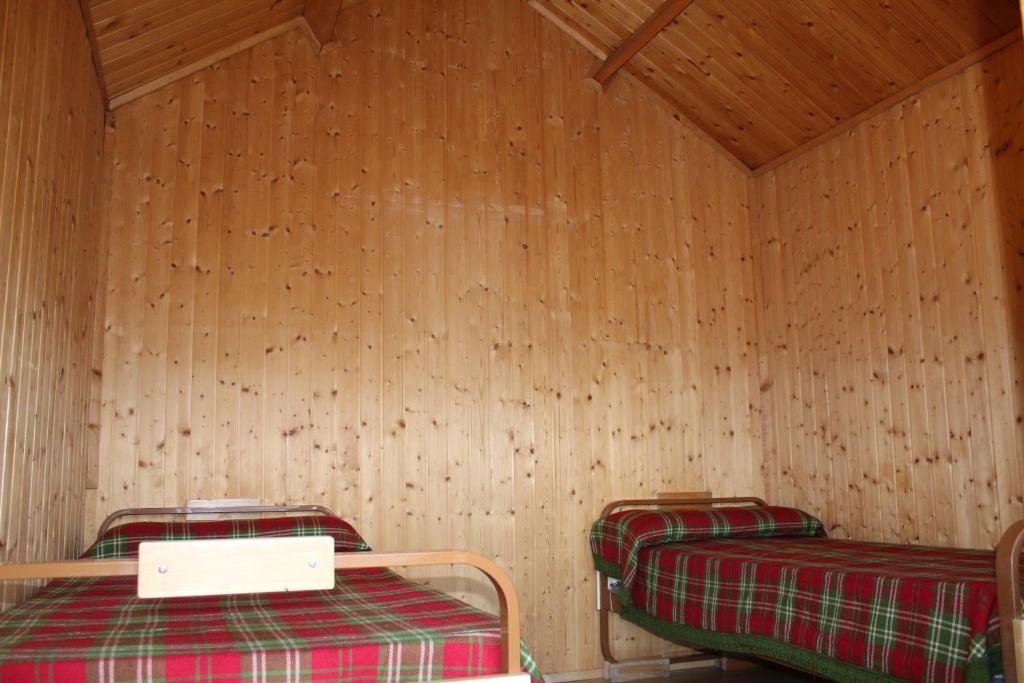 Camping Laciana Natura - Casa De Campo Con Vistas Al Jardín
