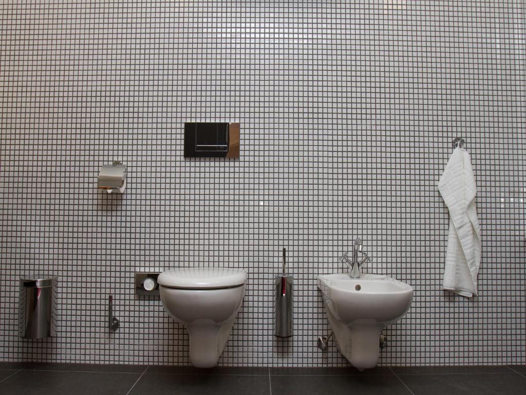Koupelna v ubytování EA Hotel Tereziánský dvůr