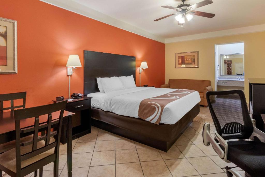 Quality Inn & Suites at The Outlets Mercedes-Weslaco - Room King - Non-fumeur