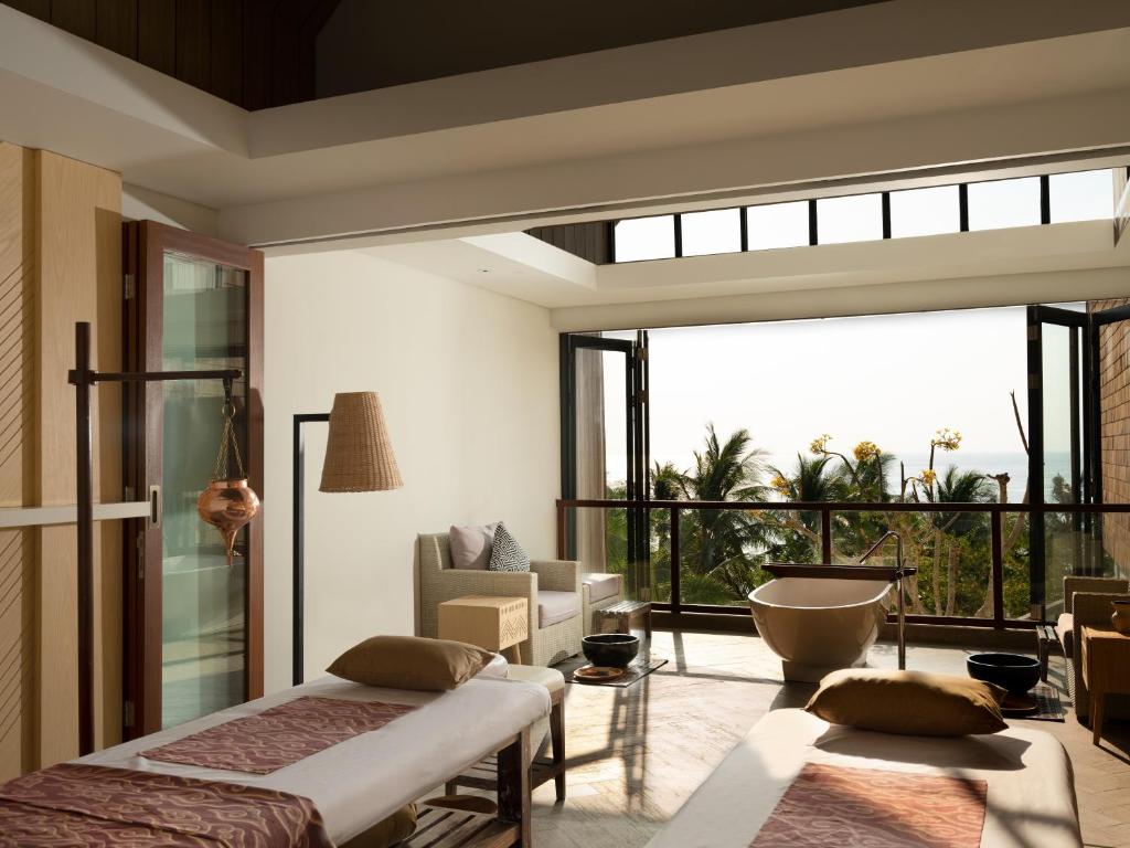 A balcony or terrace at The Kayana Beach Lombok
