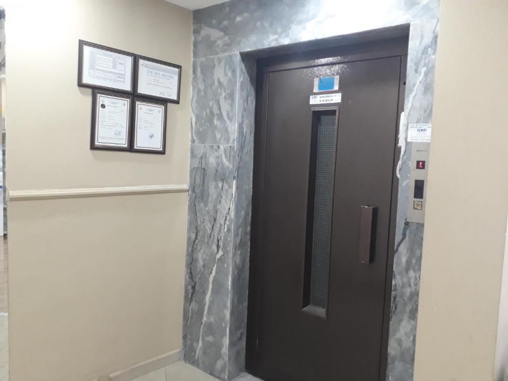 لابی و فضای عمومی Gvar Apart Hotel - تصویر ۵