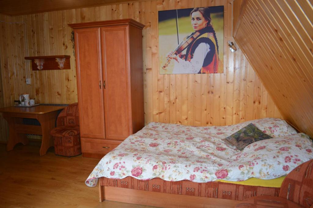 Posteľ alebo postele v izbe v ubytovaní GÓROLIK u Kwietniów-centrum Bukowiny- możliwość wyżywienia