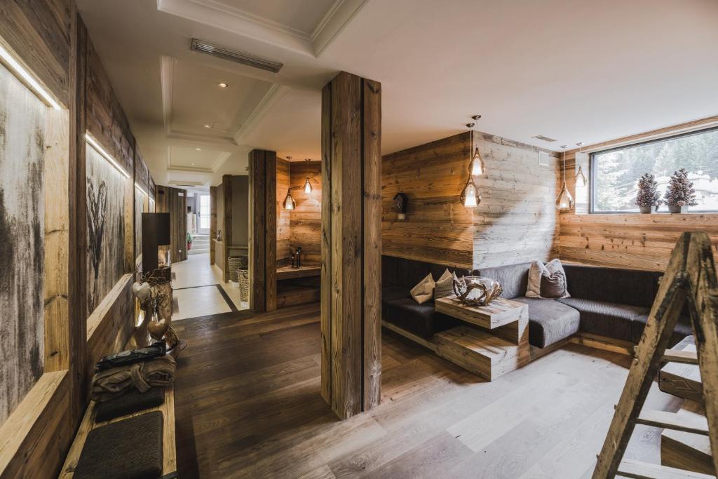 Posezení v ubytování Hotel Chalet S - Dolomites Design - adults recommended