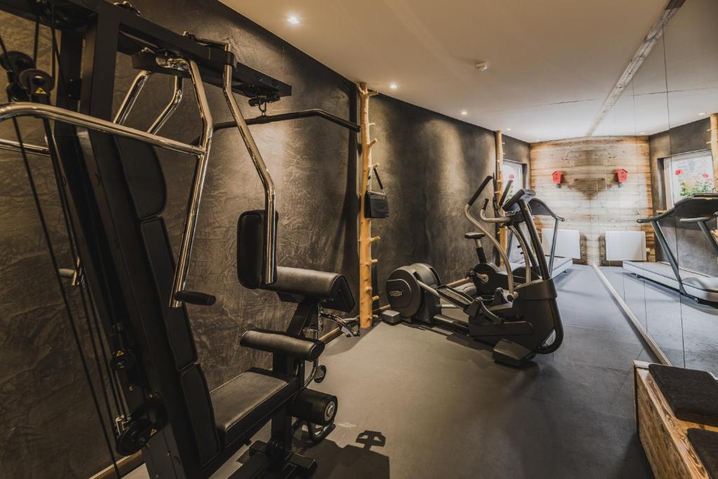 Fitness centrum a/nebo fitness zařízení v ubytování Hotel Chalet S - Dolomites Design - adults recommended