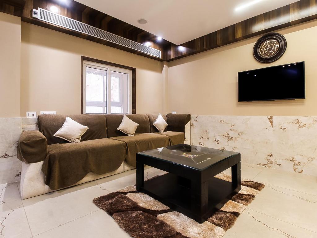 TV a/nebo společenská místnost v ubytování Hotel STM Palace