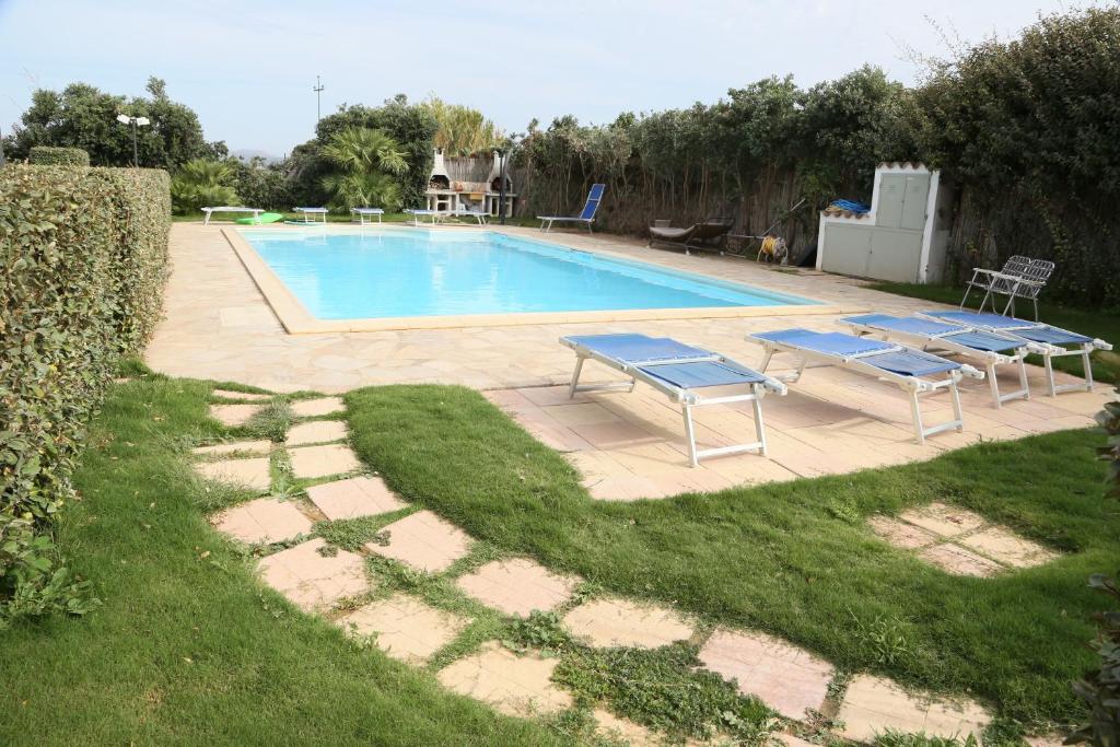 Casa Anita a Porto Pino - Incantevole villa con piscina