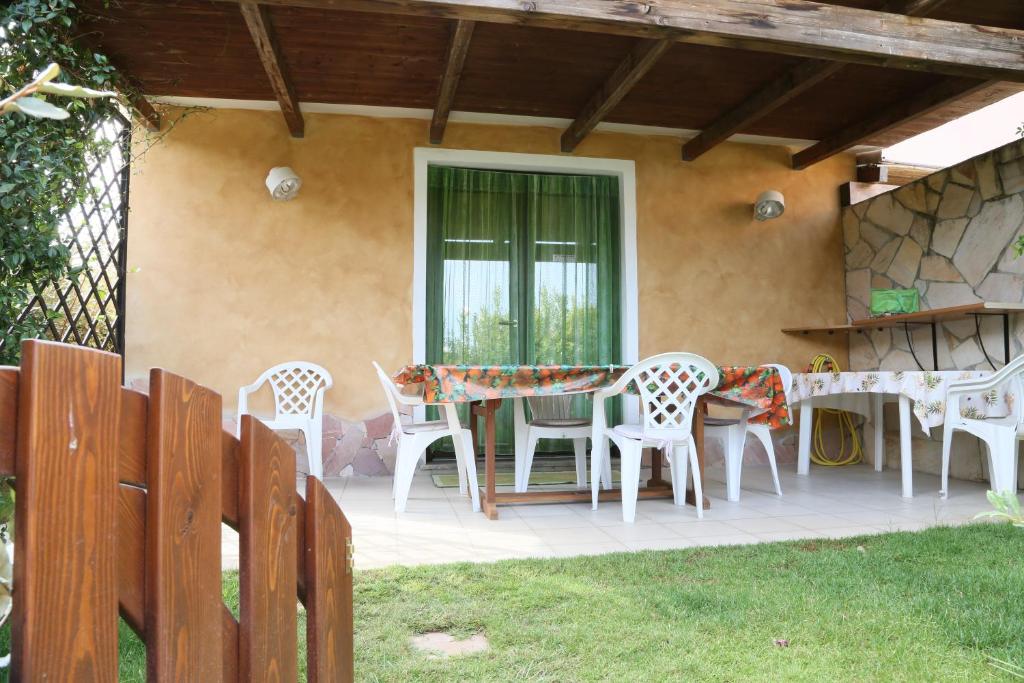 Casa Anita a Porto Pino - Incantevole villa con piscina