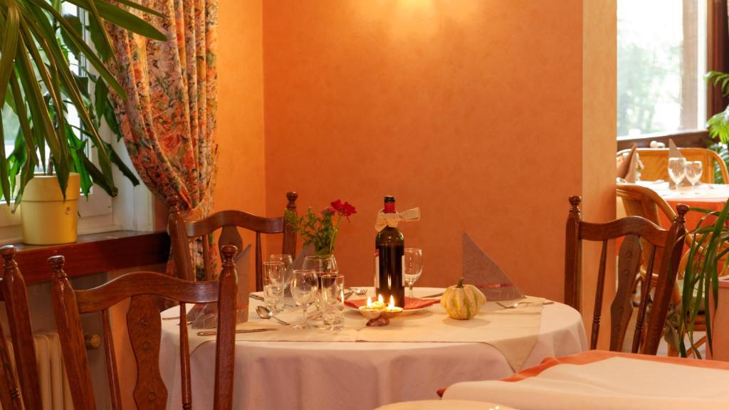 Nápoje v ubytování Hostellerie de la Vallée