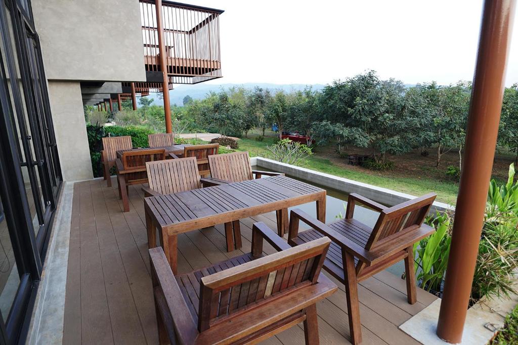 Balkón nebo terasa v ubytování Hug Jang Loei Garden & Resort