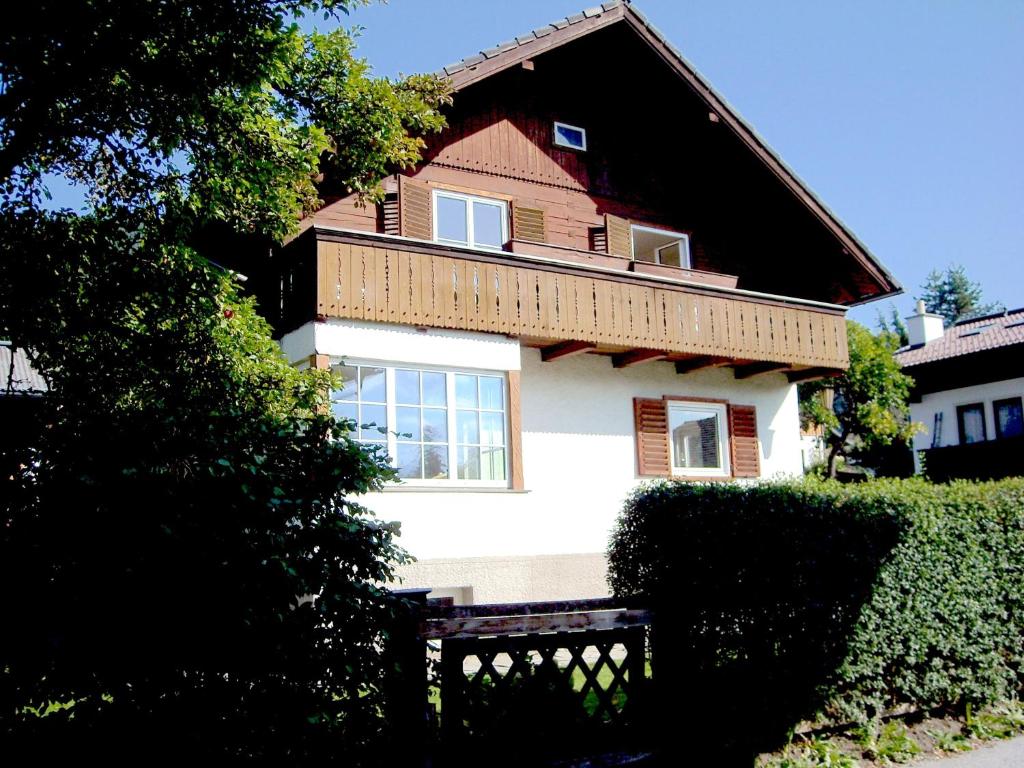 The building in which the holiday home is located