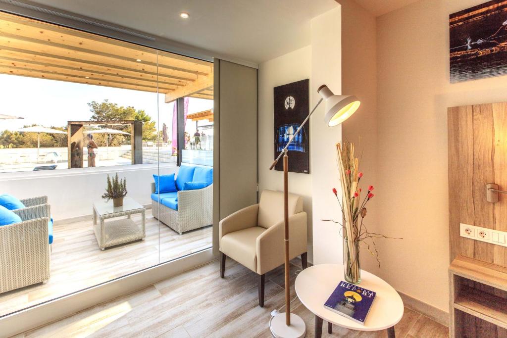 TV a/nebo společenská místnost v ubytování Hotel Levante
