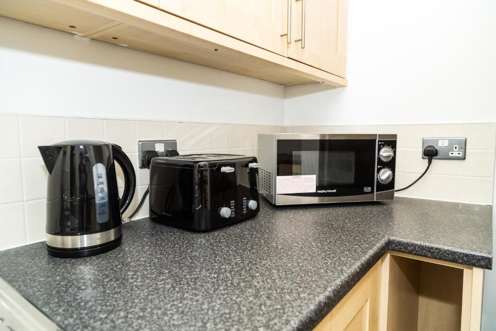 Serviced Apartment In Liverpool City Centre - Free Parking - 76 Henry St by Happy Days - Apt 47