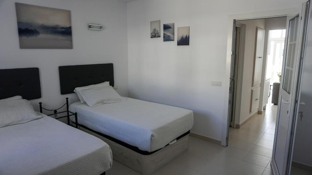 Postel nebo postele na pokoji v ubytování Apartamento Puerto del Carmen Las Vistas 247