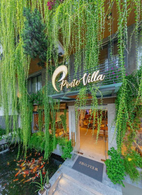 Chứng chỉ, giải thưởng, bảng hiệu hoặc các tài liệu khác trưng bày tại Ponte Boutique Da Nang