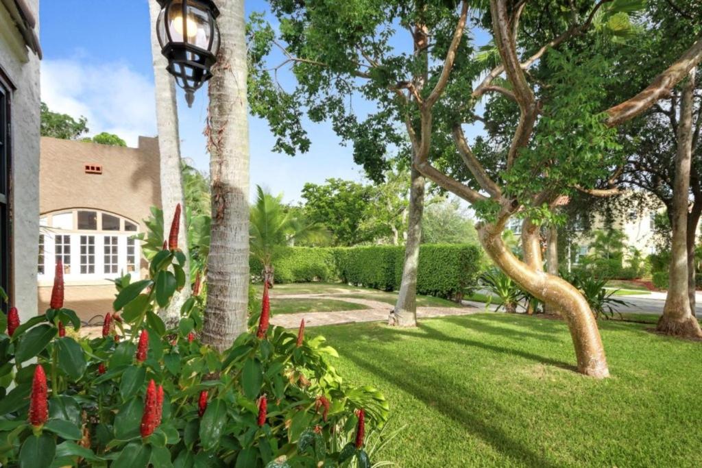 Salt Water Purified Pool Home! West Palm Beach! Home, West Palm Beach