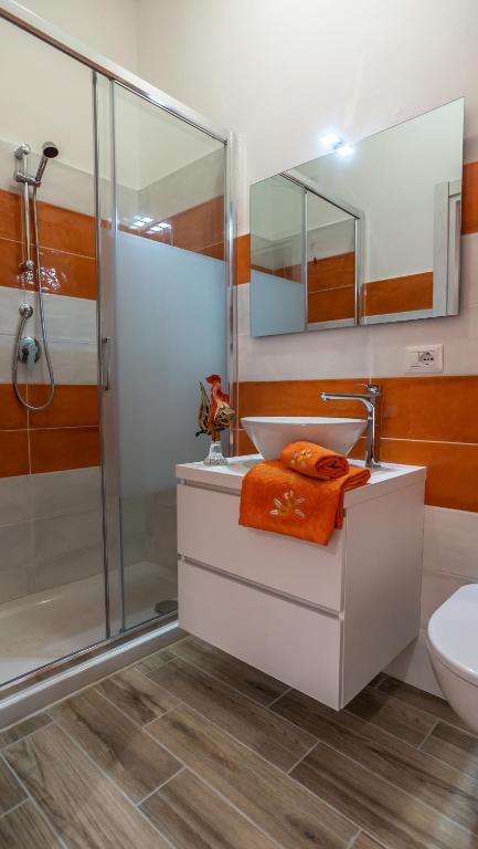 Koupelna v ubytování BOSS Guest House